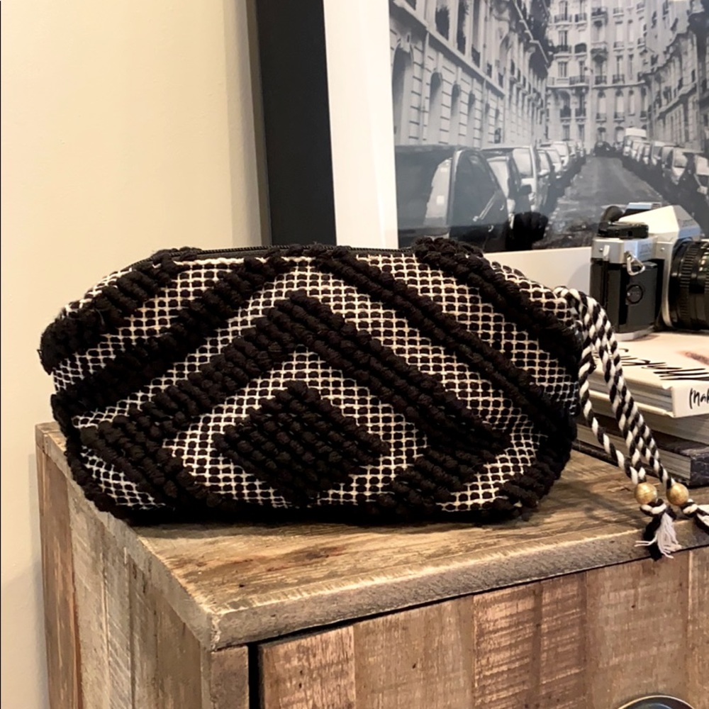 NWOT love stitch wristlet purse - Picture 2 of 8